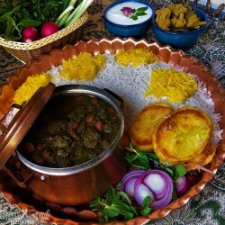 1723722529-h-250-shabfood_ghormehsabzi.jpg